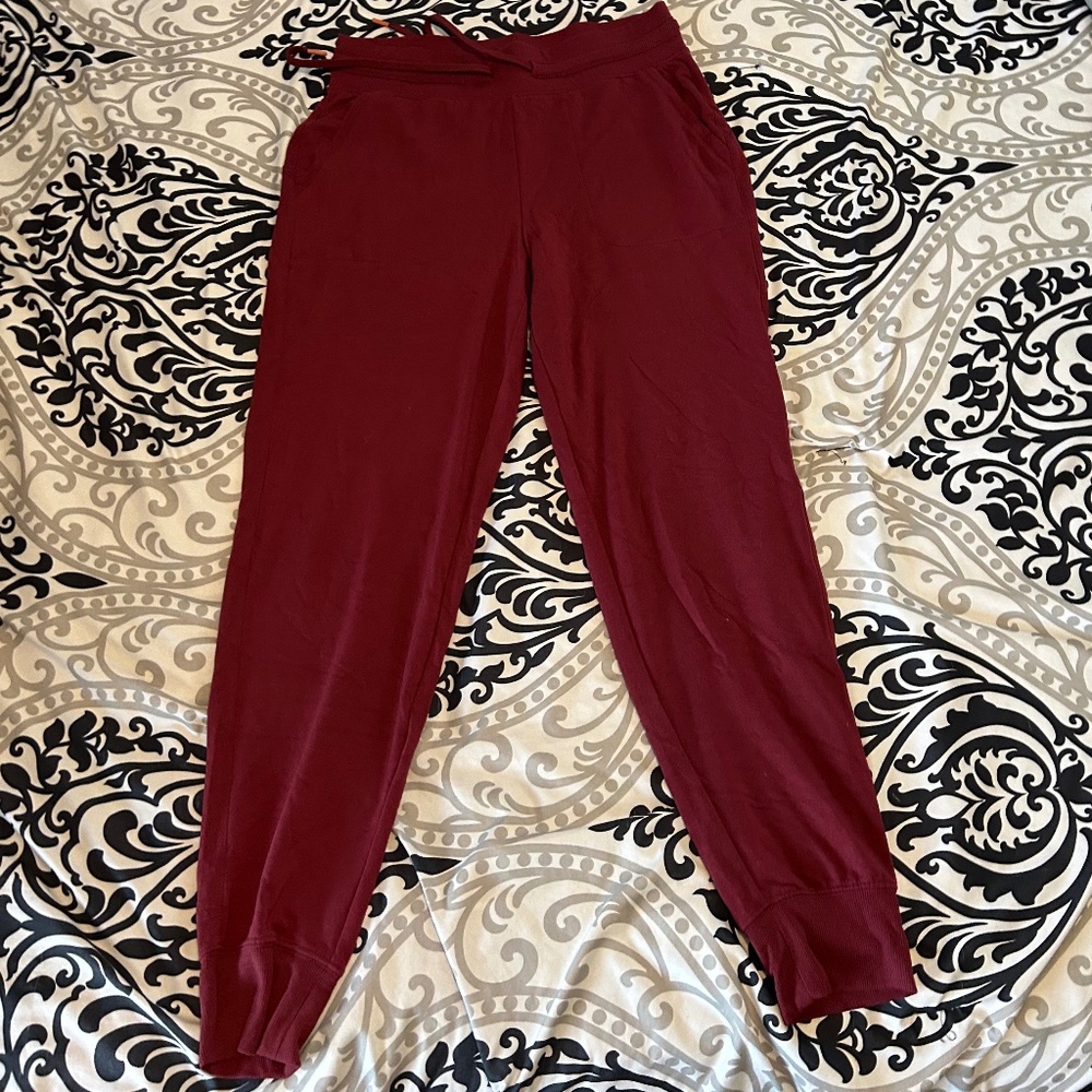 Women's M Tek Gear Lightweight Joggers in Burgundy